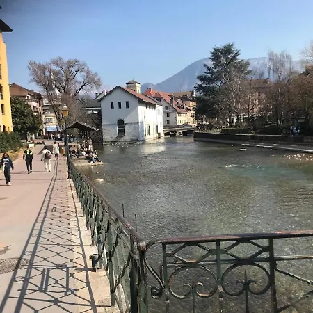Appartement T3 69 M2 Small Secure Parking, Old Town Entrance *